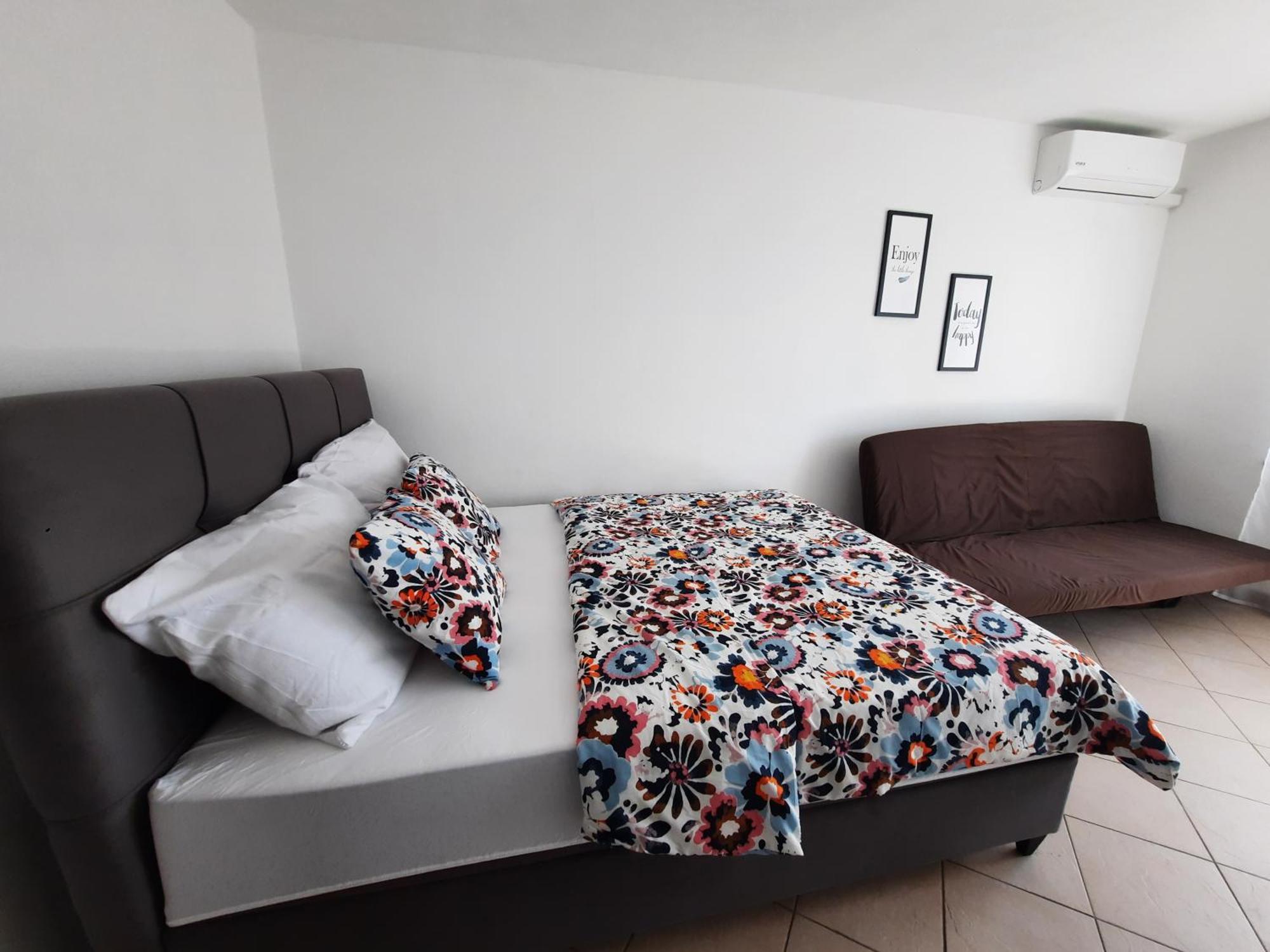 Apartments With Sea View Drvenik Makarska Riviera Eksteriør bilde