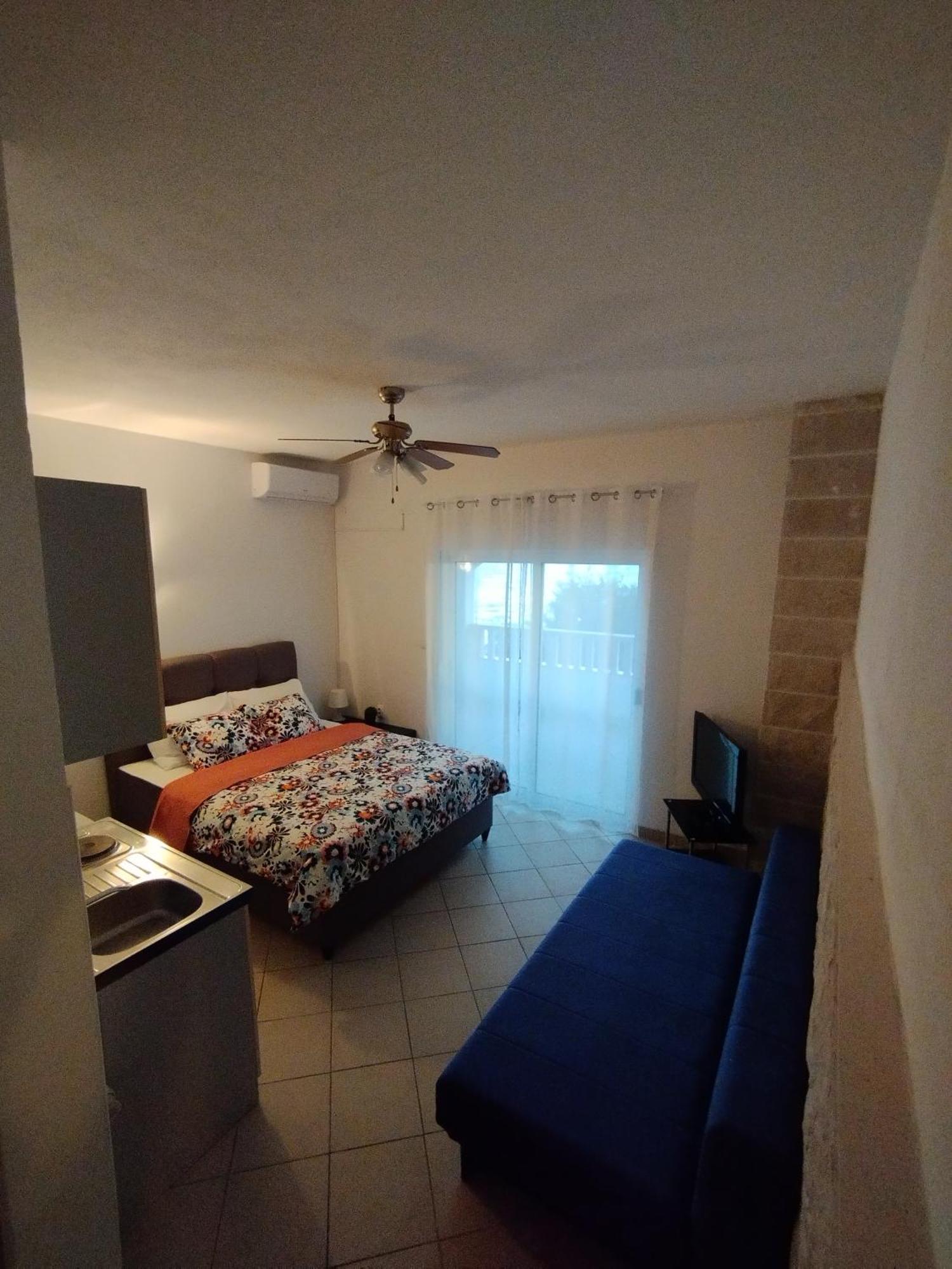Apartments With Sea View Drvenik Makarska Riviera Eksteriør bilde